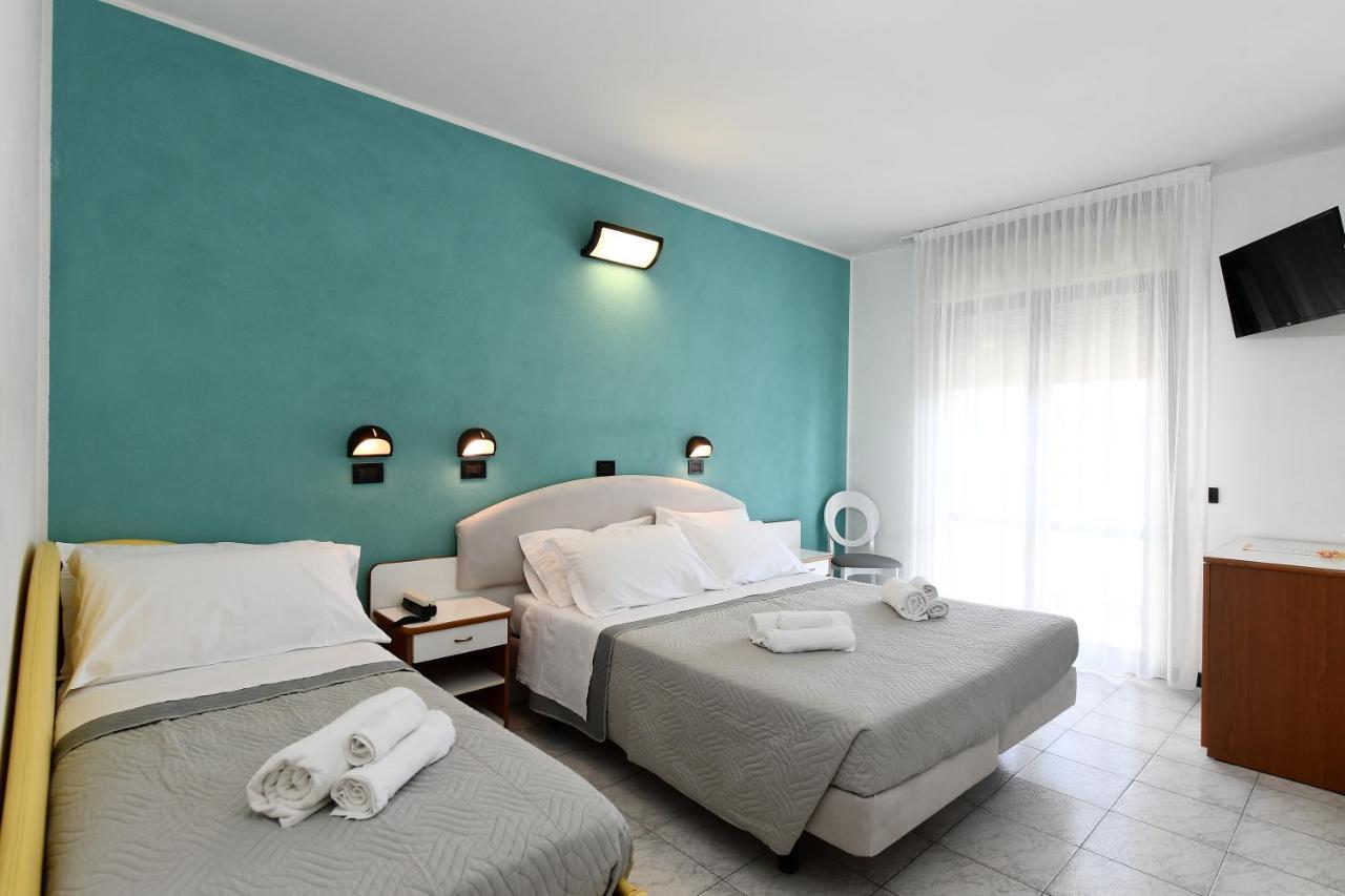 Hotel Criniera D'Oro Rimini Exterior foto
