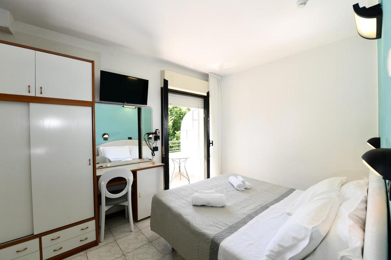 Hotel Criniera D'Oro Rimini Exterior foto